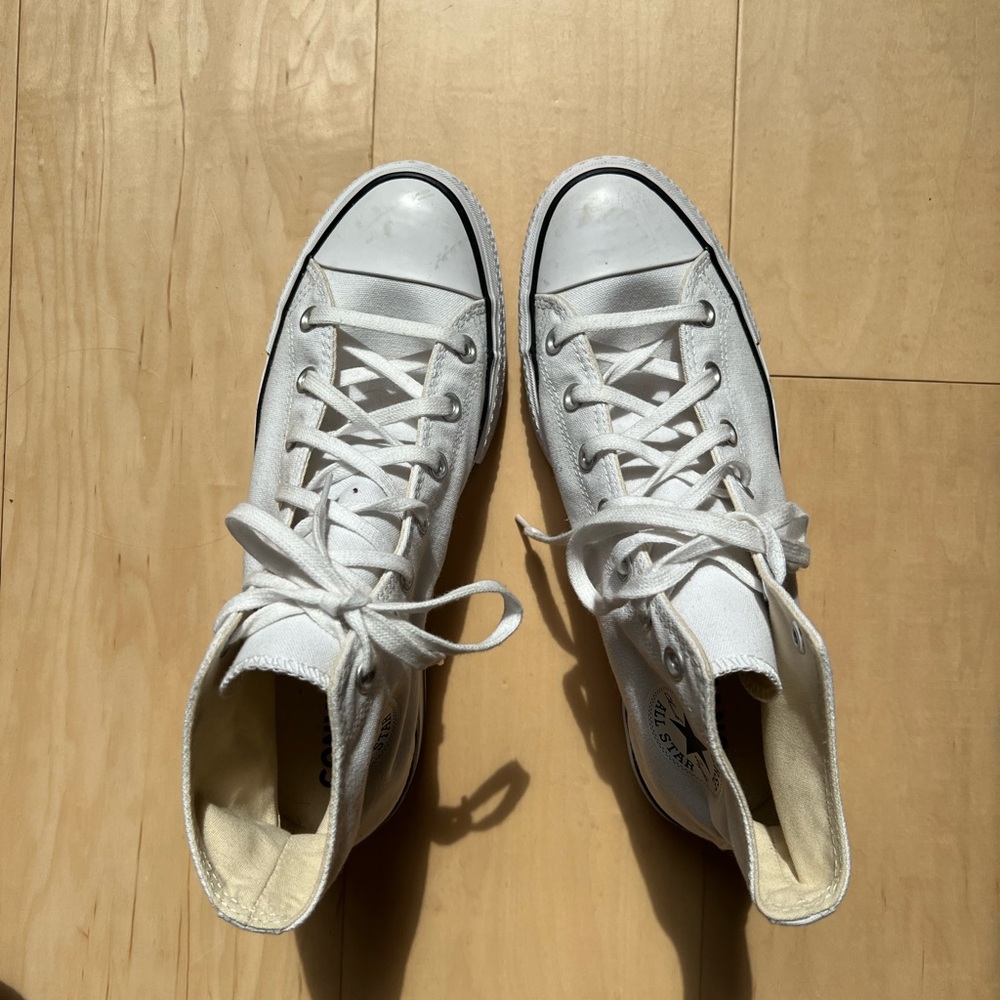 Converse Chuck Taylor all star lift platform in white - size US 10 (women’s)